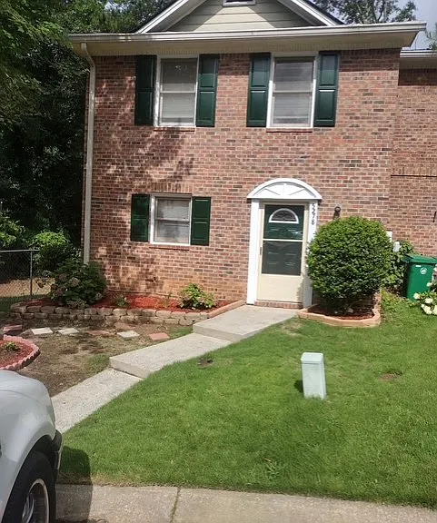 5278 Oakridge Dr — Photo 1