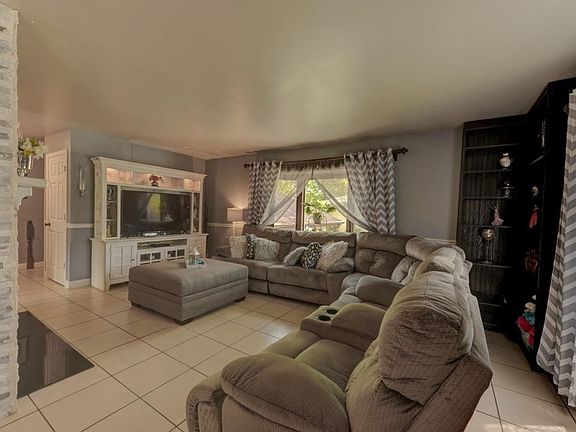 3rd image of 1005 Kentwood Ct