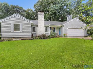 2540 Westbrook Dr NW, Grand Rapids, MI