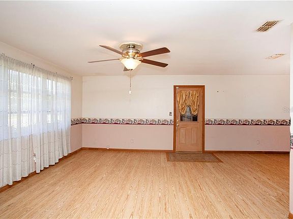 4th image of 15425 Bristol Cir E