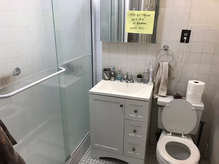 1400 W Taylor St — Photo 4