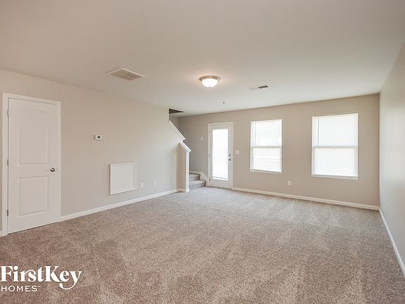 4th image of 2101 Belmont Cir