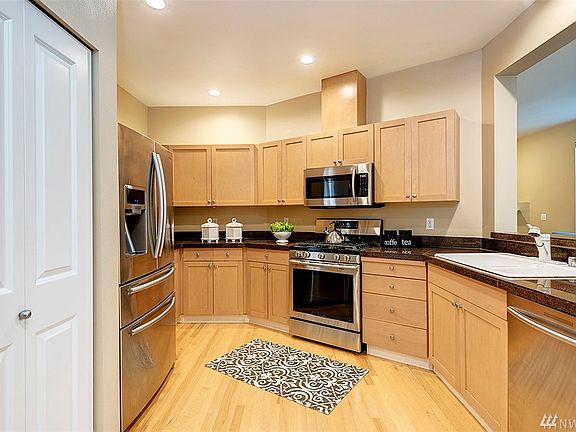 3rd image of 923 232nd Ln NE