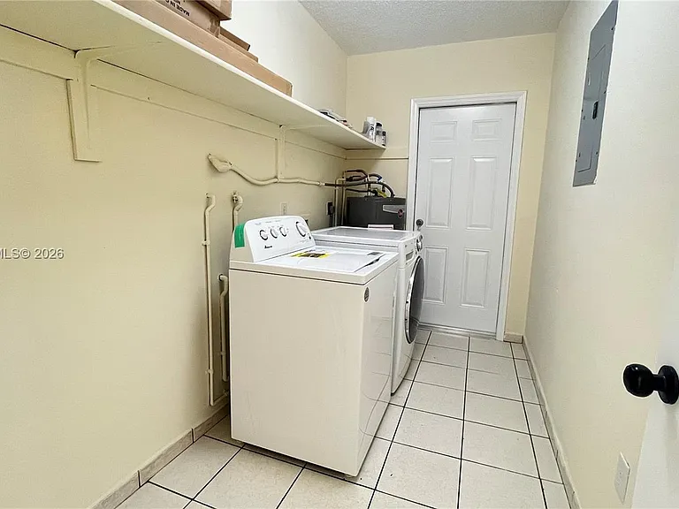 2820 SW 25th St #2820 — Photo 8