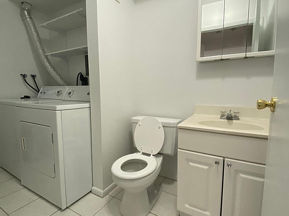 Full Sized Washer and Dryer in the Half Bath