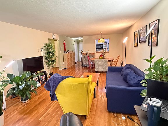 5th image of 73 Charlesbank Rd APT 302