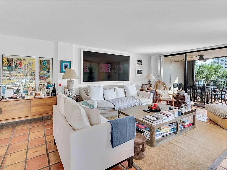 1700 S Bayshore Ln #3B — Photo 12