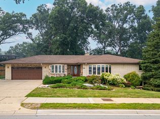304 E Irving Park Rd, Roselle, IL 60172