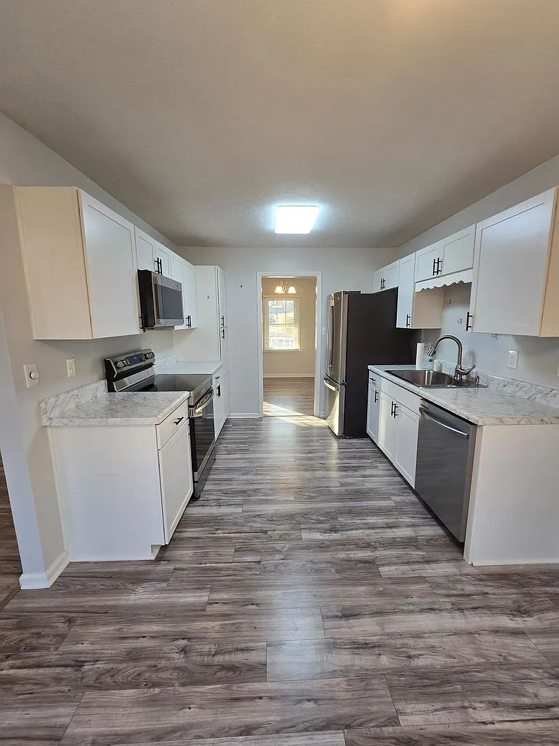 1091 Pleasant Oak ~ Cliffdale Forest — Photo 4