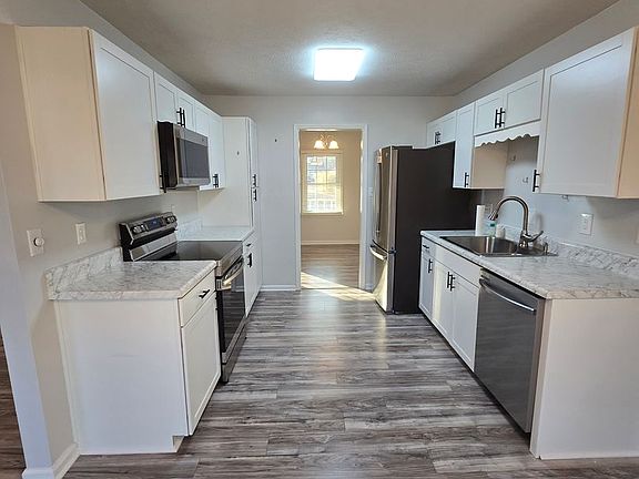 4th image of 1091 Pleasant Oak Dr