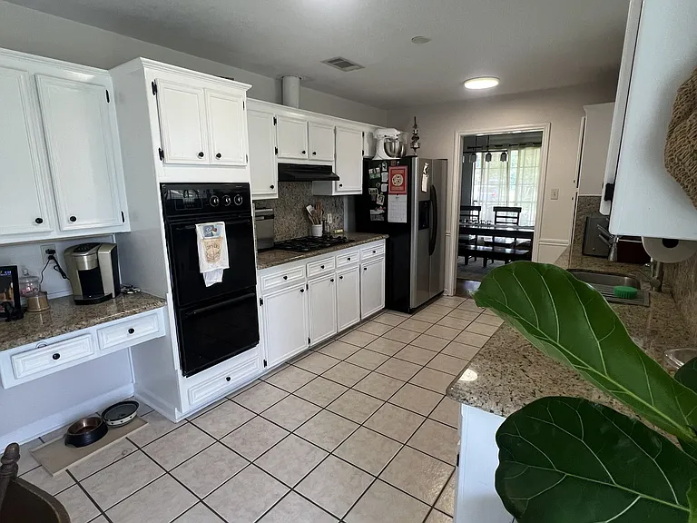 8012 Wimbledon Ave — Photo 2