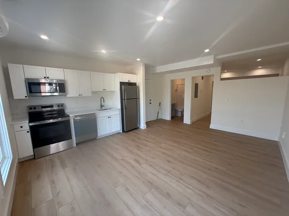 24 Stone St, Augusta, ME