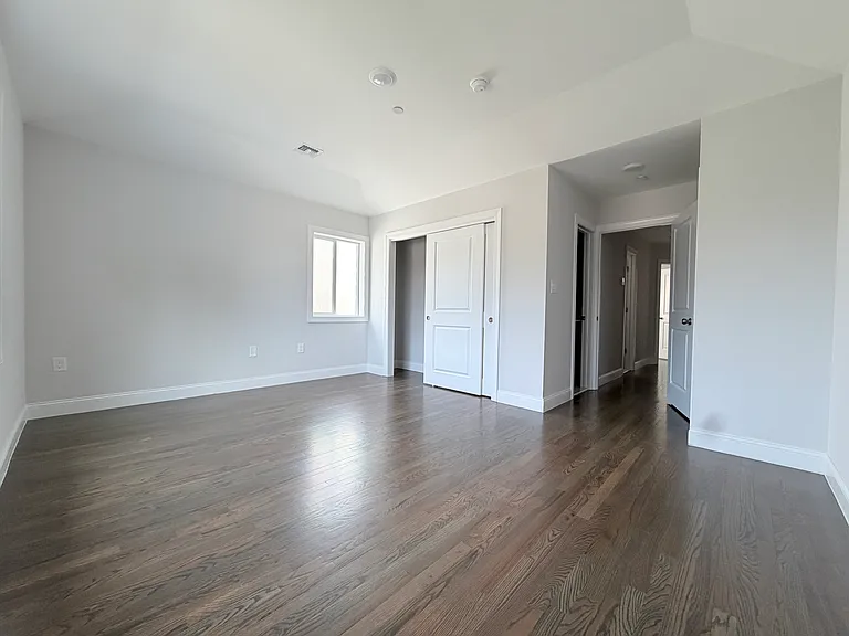 77 Alberta Ave #1 — Photo 9