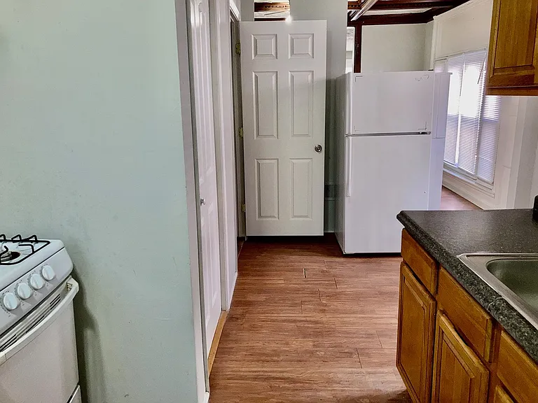 5215 Pine St — Photo 7
