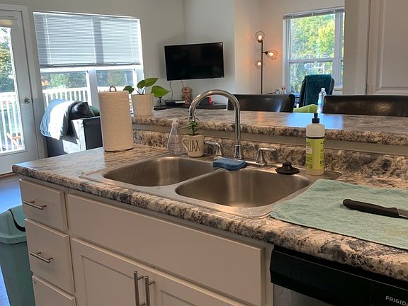 5th image of 611 W Elm St #10643065