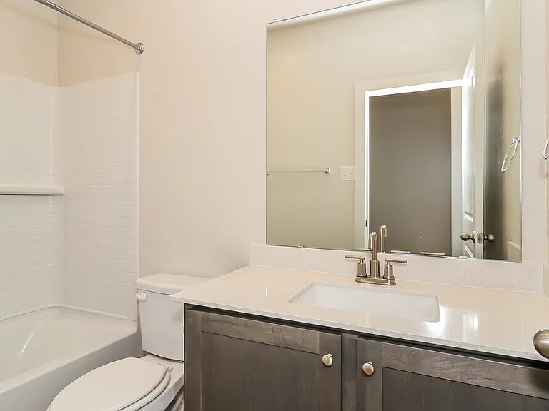 1505 Woodwinds Dr — Photo 17