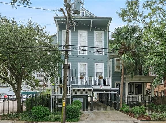 2nd image of 2222 Carondelet St