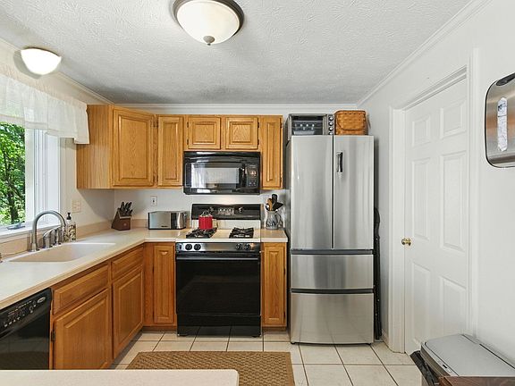 5th image of 60 Dorchester Way #U-125