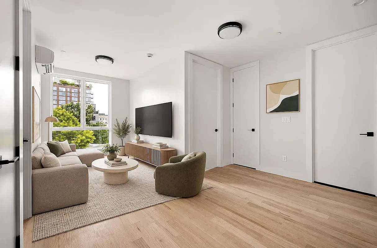 22 Frost Street — Photo 1
