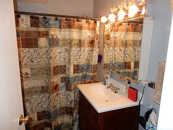 4th image of 1158 Cedar St APT 1B