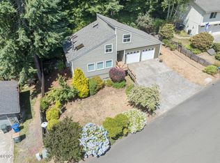 901 NE Lakewood Dr, Newport, OR 97365