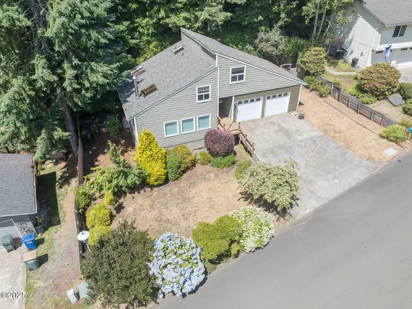 901 NE Lakewood Dr, Newport, OR 97365