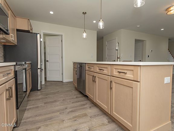 4th image of 16 Hannah Dr