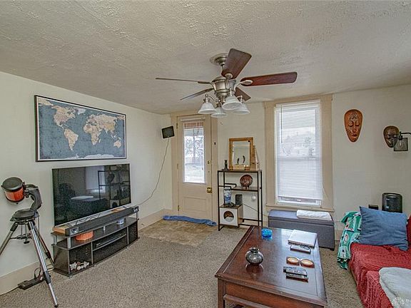 4th image of 813-815 E Maple Ave