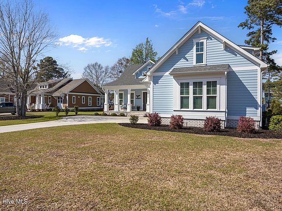 5th image of 788 Breezewood Drive SE