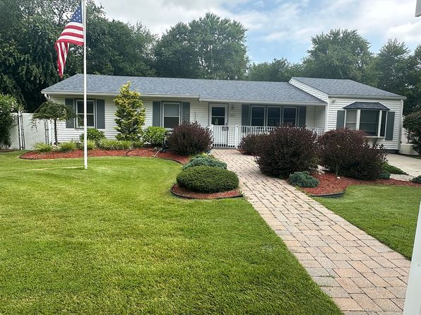 122 Andover Rd