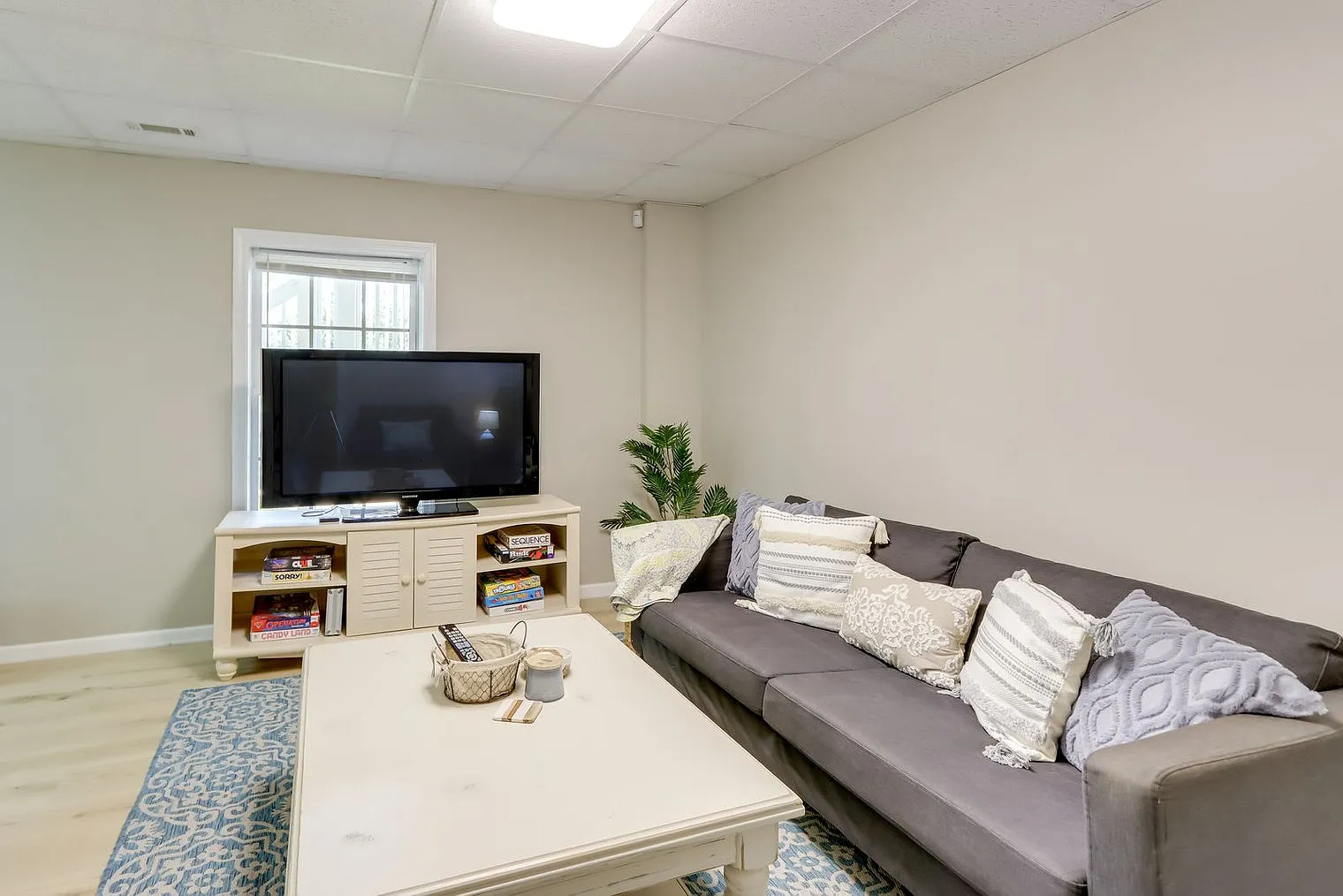 5 bed, 3.0 bath, 3089 sqft, $3,964 — Photo 4