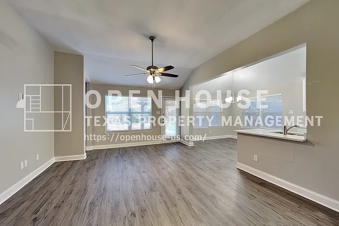 3 bed, 2.0 bath, 1419 sqft, $2,200 — Photo 3