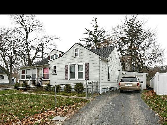 2nd image of 1322 E Alcott St