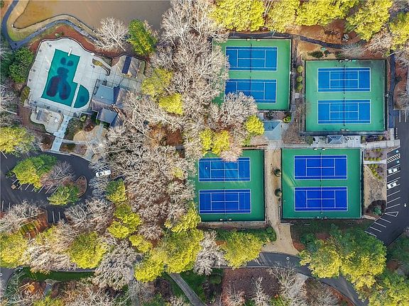 3rd image of 2532 Stockbridge Rd