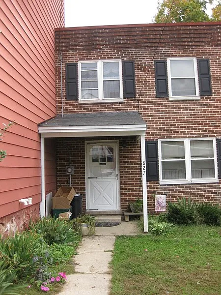 827 E Marion St photo 1