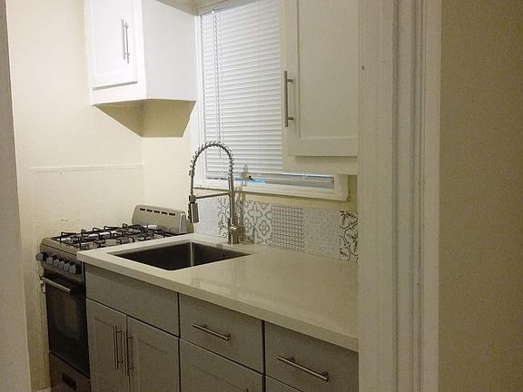 3rd image of 4024 54th St APT 5