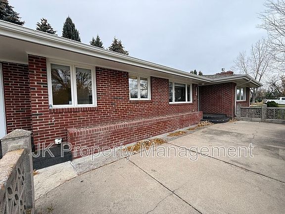 4th image of 1726 Alder Dr