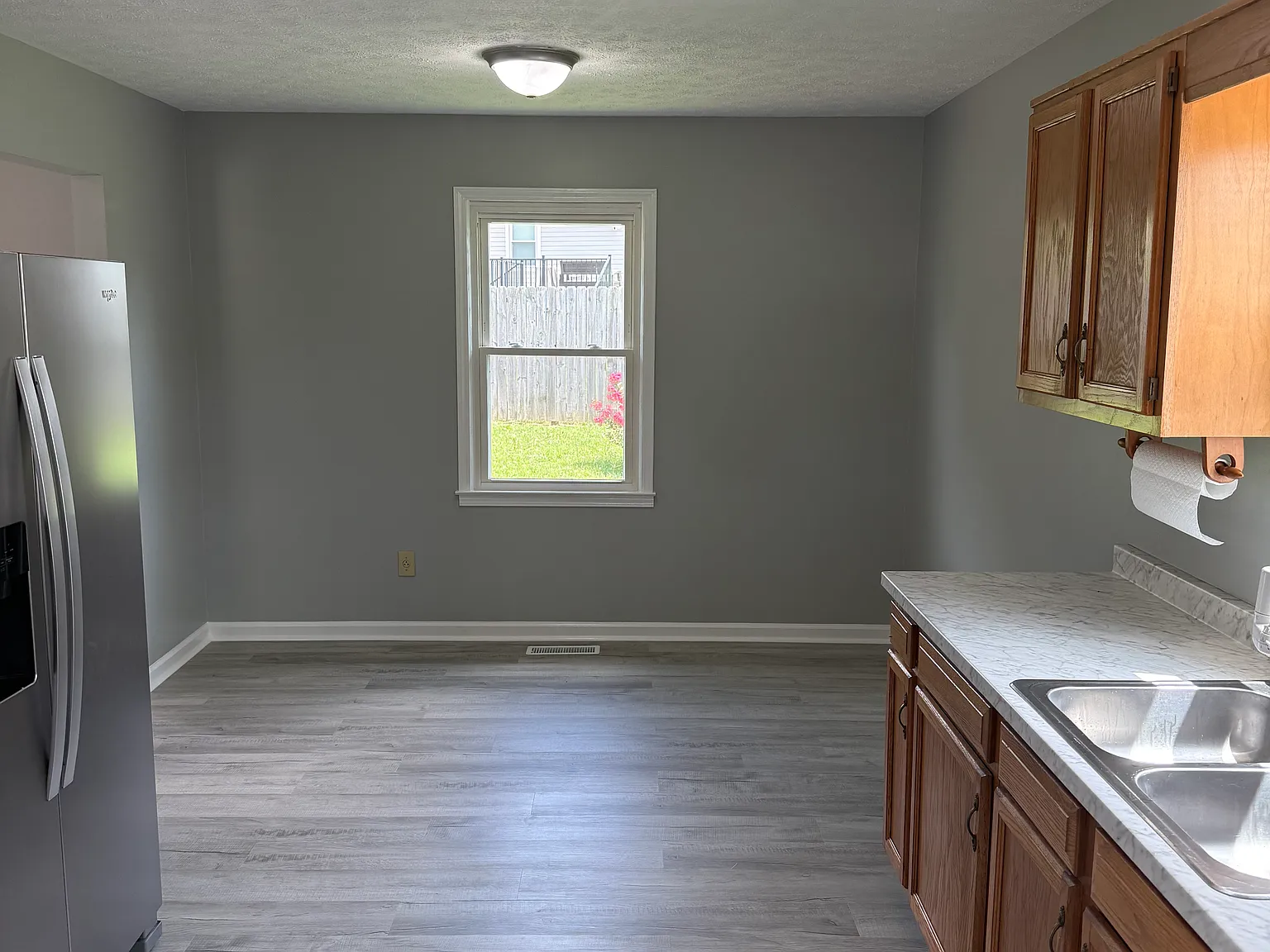 3 bed, 1.5 bath, 1152 sqft, $1,700 — Photo 3