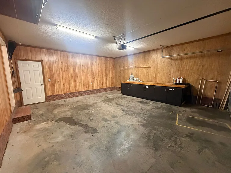 3290 Valencia Dr — Photo 42