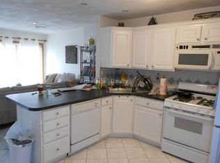 239 Hanover St #3, Boston, MA 02113