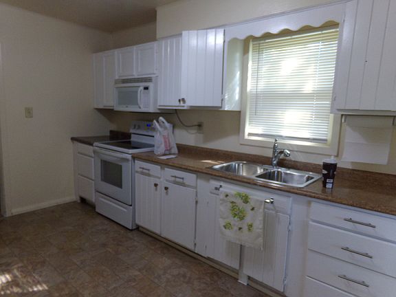 3rd image of 714 S Newton Ave