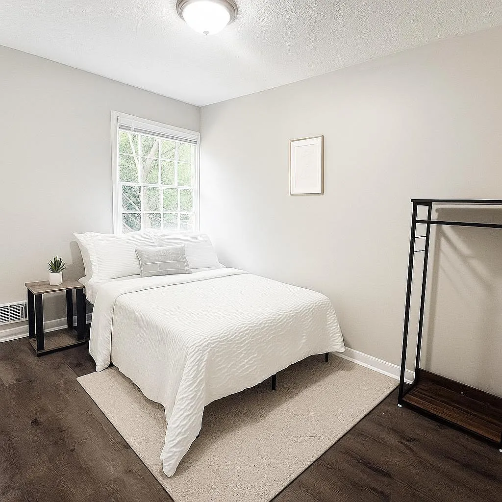 4 bed, 2.0 bath, 1800 sqft, $620 — Photo 1