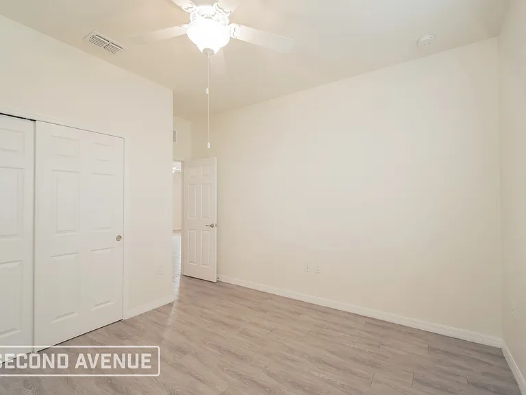 2107 NE 1st Pl — Photo 16