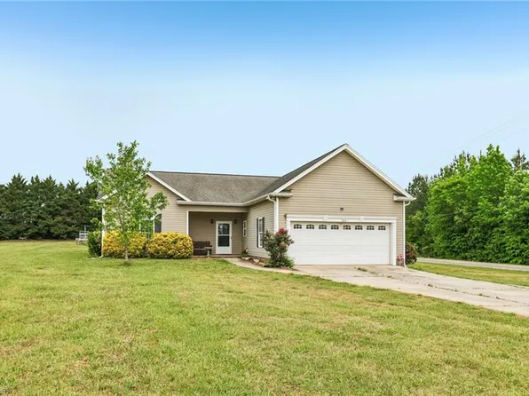 104 Mollie Rd, Harmony, NC 28634