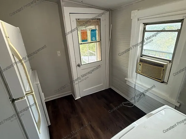 885 College St #883 — Photo 14