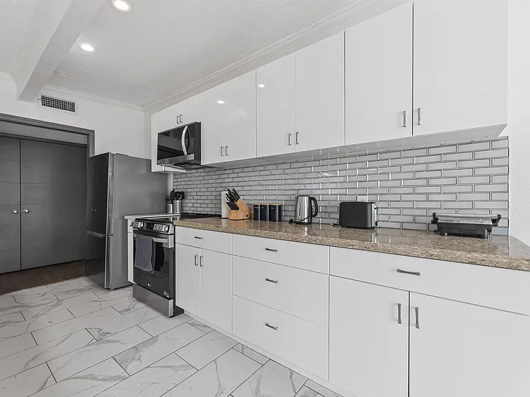 4203 Philmont Ave — Photo 18