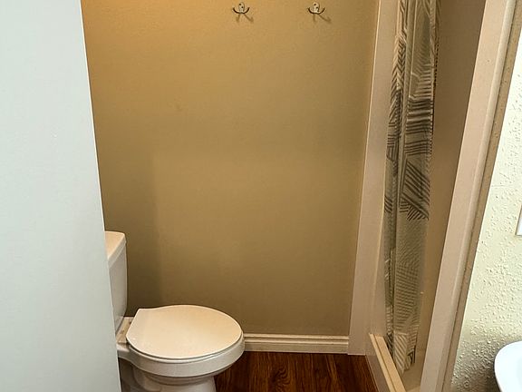 4th image of 6077 NE Alder St #3