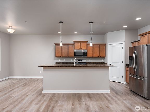 5th image of 7622 Brianna Court SE