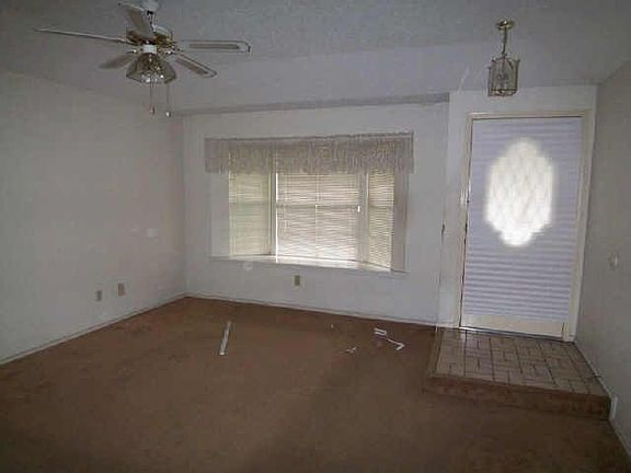 2nd image of 1507 Curtis Ln
