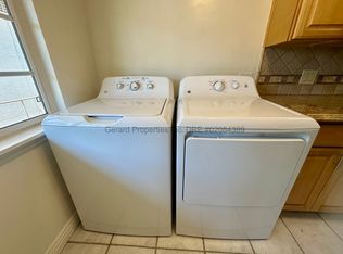 Wallace 1922, Costa Mesa, CA 92627